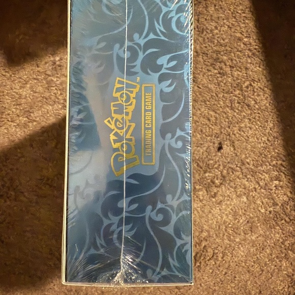 Pokemon Trading Cards Box - Blue and Gold Design - Picture 2 of 3